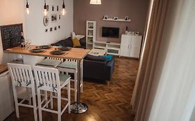 Oldies Apartment